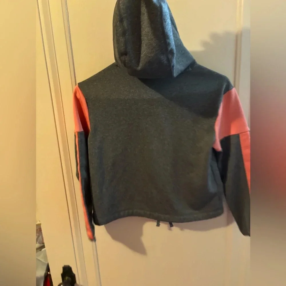 Nike dri fit hoody girls. Medium . Peach/pink gray